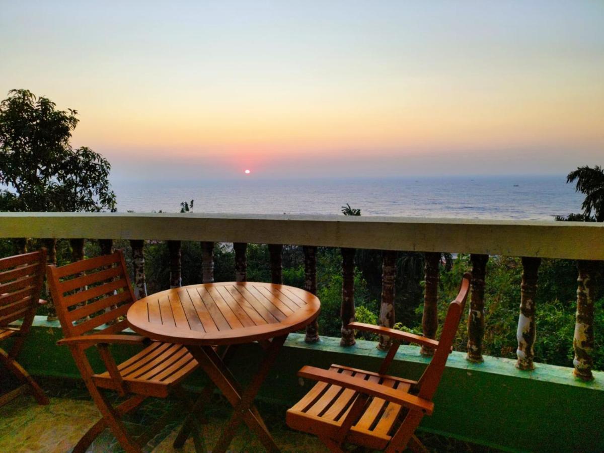 Villa Infinity By The Sea Murud  ภายนอก รูปภาพ