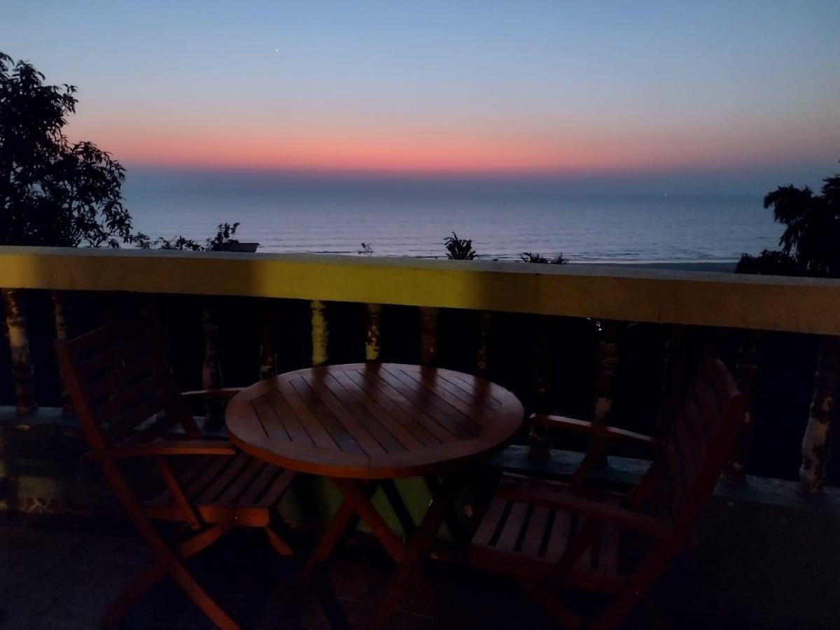 Villa Infinity By The Sea Murud  ภายนอก รูปภาพ