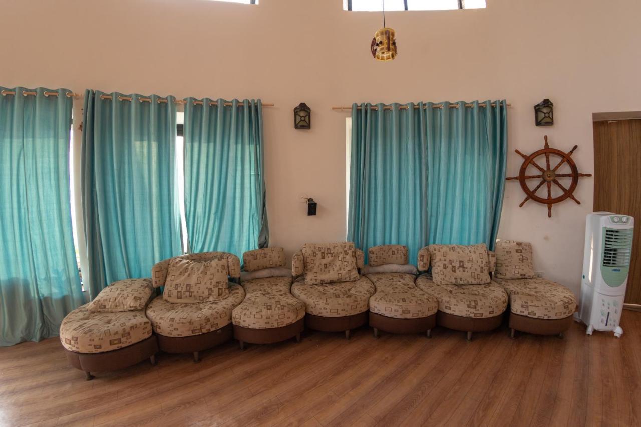Villa Infinity By The Sea Murud  ภายนอก รูปภาพ
